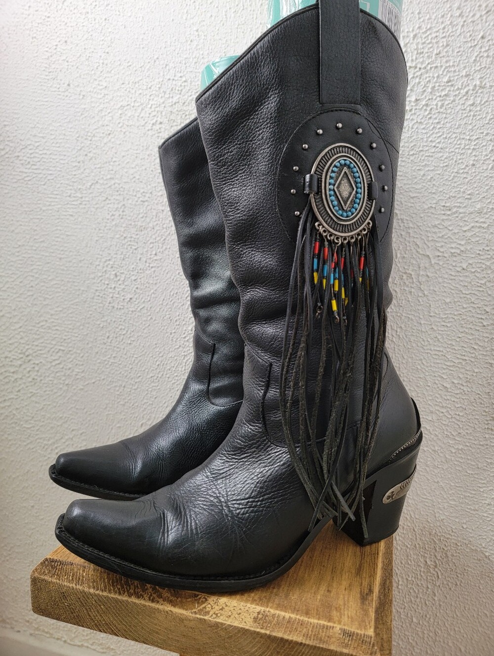 Code West Womens 8M Black Leather Embellished Fringe, Beads, Metal, Brazil -READ